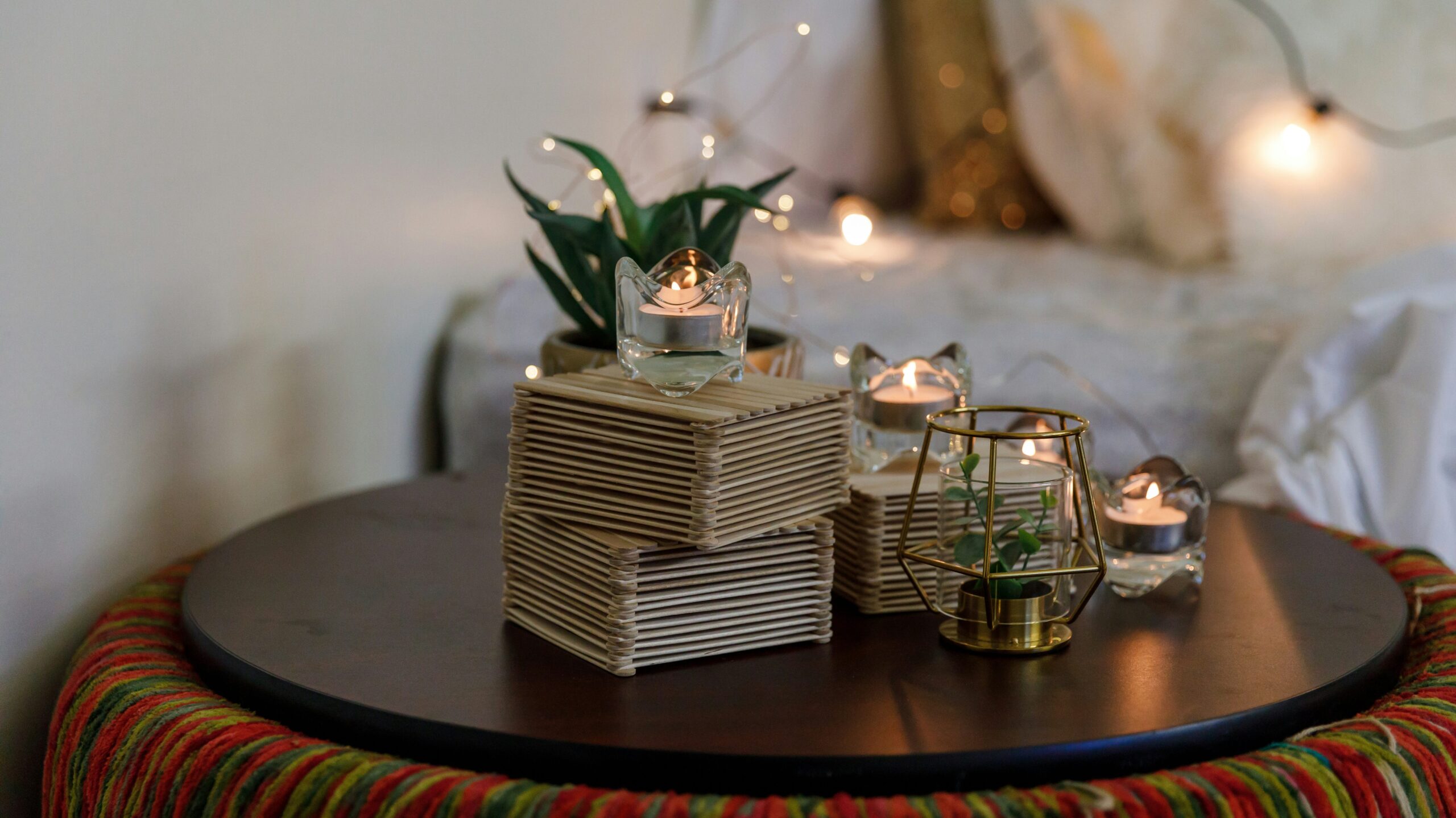 Cozy room (image by Shashi Chaturvedula from Unsplash)